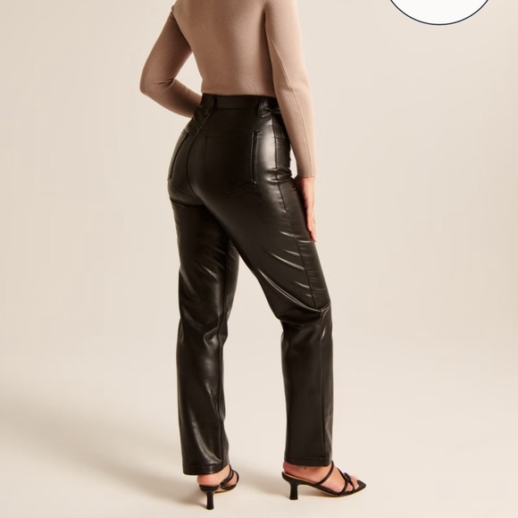 Abercrombie Curve Love Vegan Leather 90s Straight Pant - Picture 3 of 4